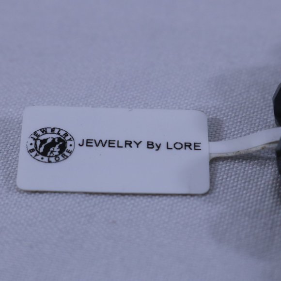 Onyx and White Jade Bracelet - Picture 4 of 5